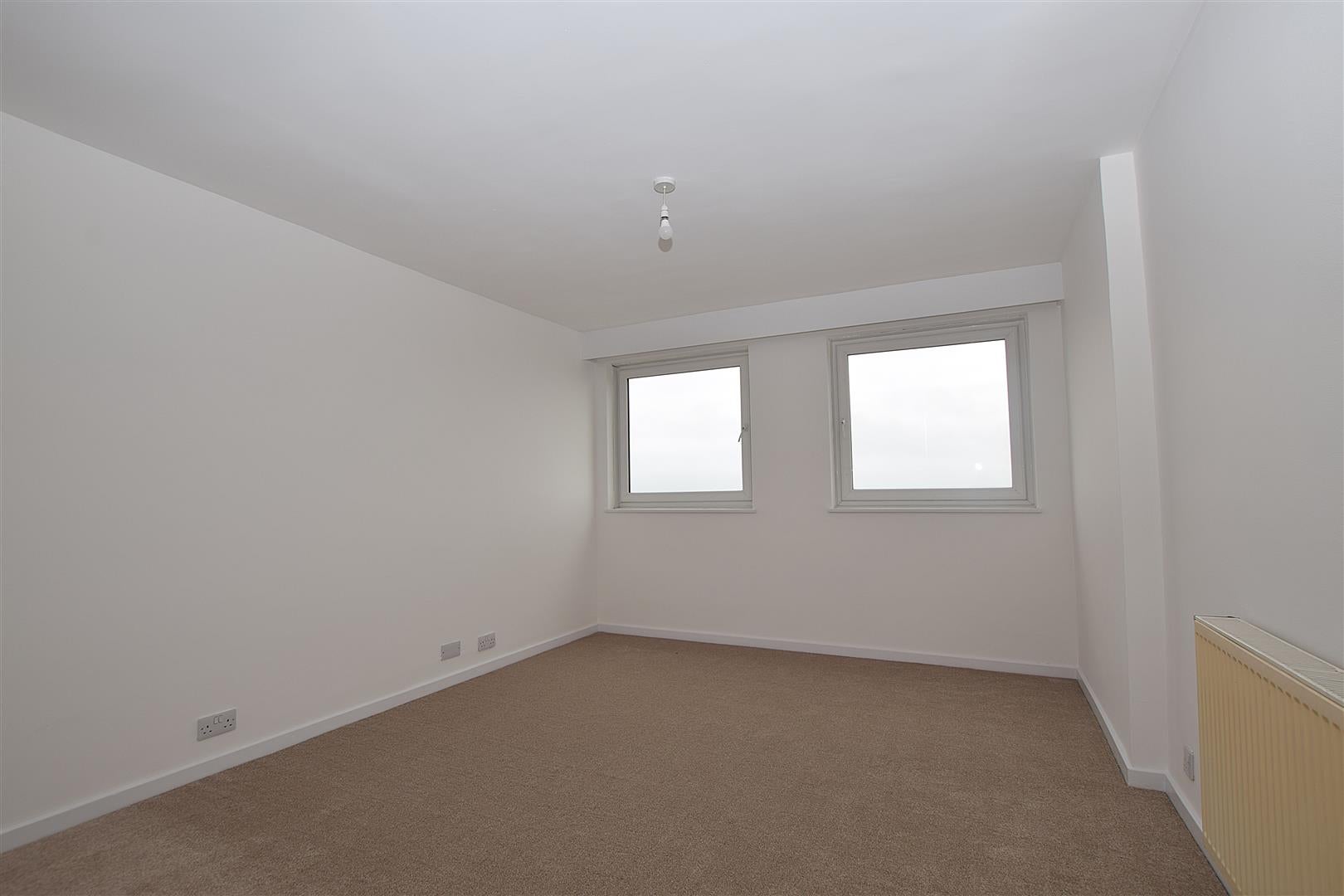 Flat Robertson Terrace in St Leonards
