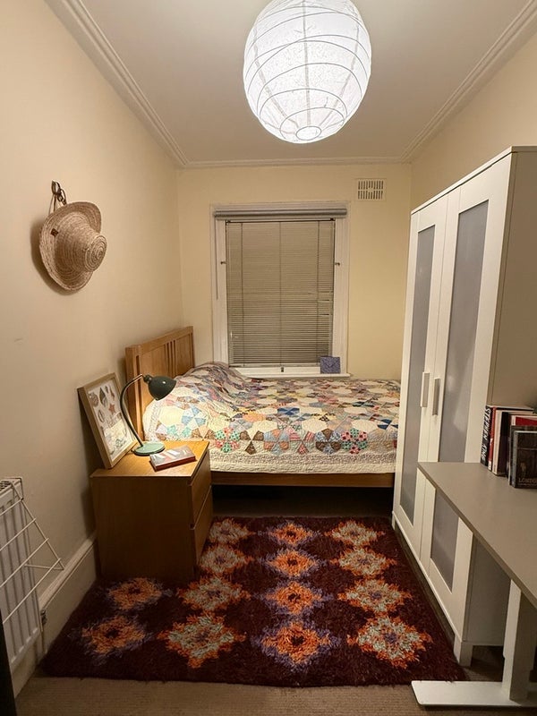 Room Chamberlayne Road in Greater London