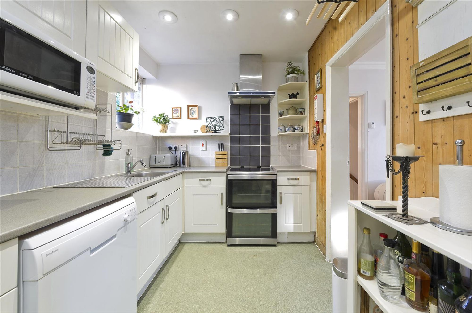 Flat Fellows Road in Greater London