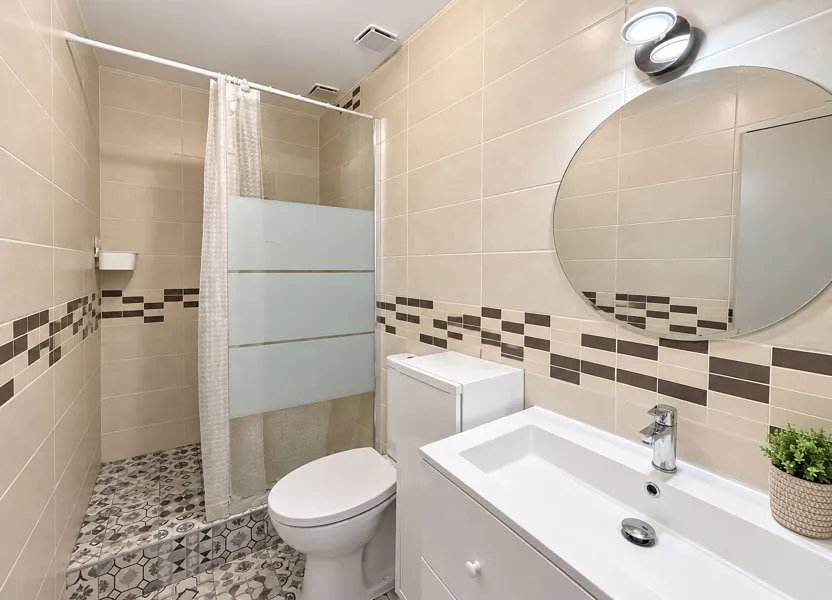 Flat Rue Fernand Philippart in Bordeaux