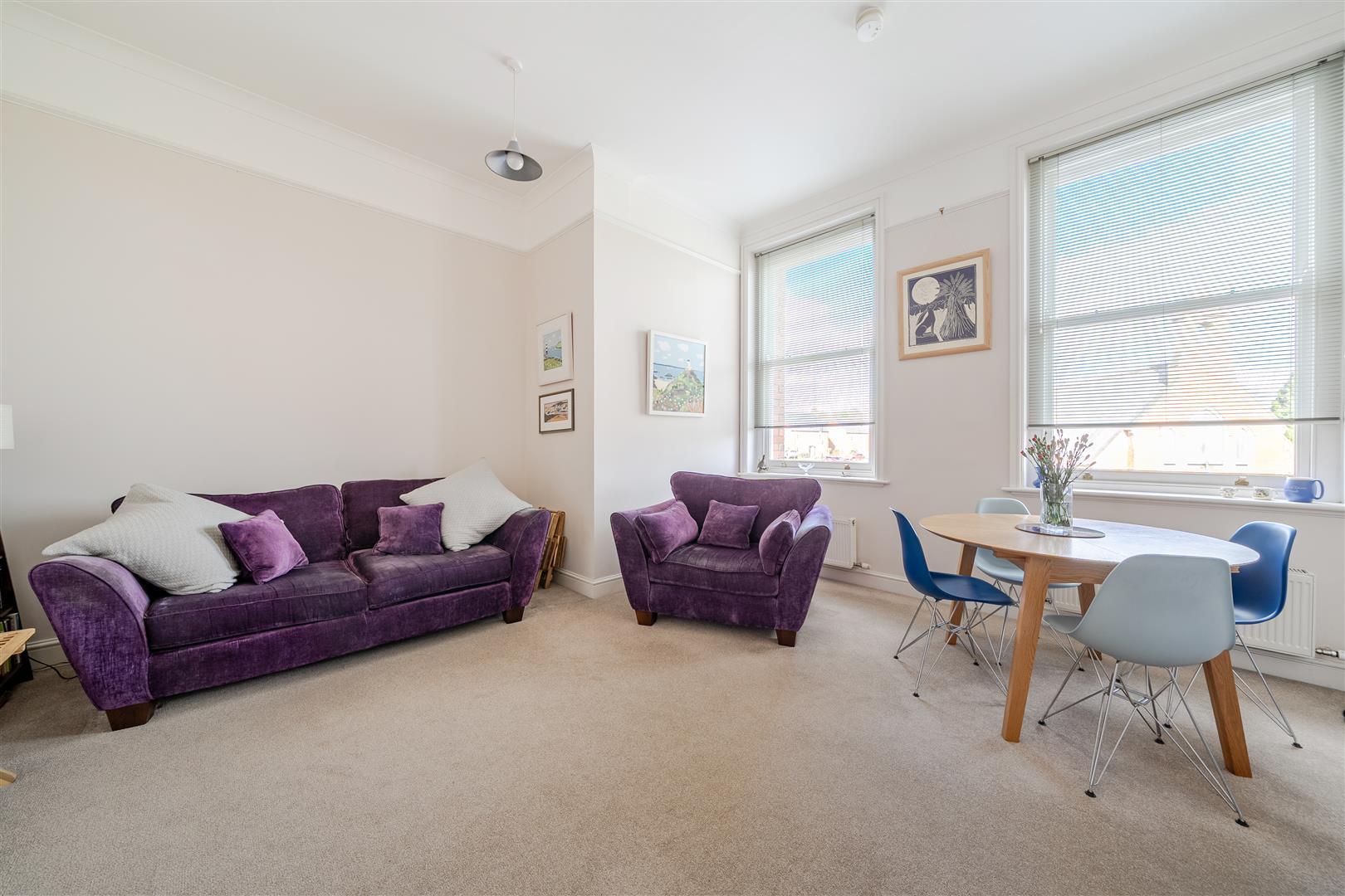 Flat Sherren Avenue in Charlton Down