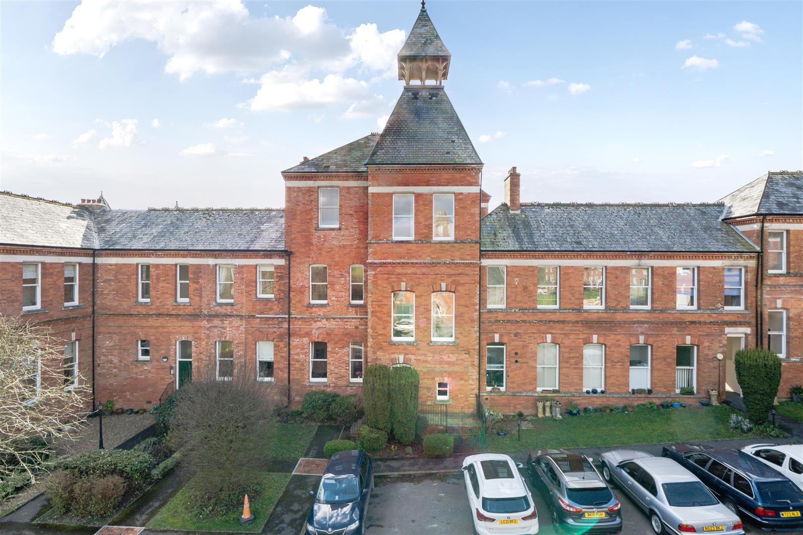 Flat Sherren Avenue in Charlton Down