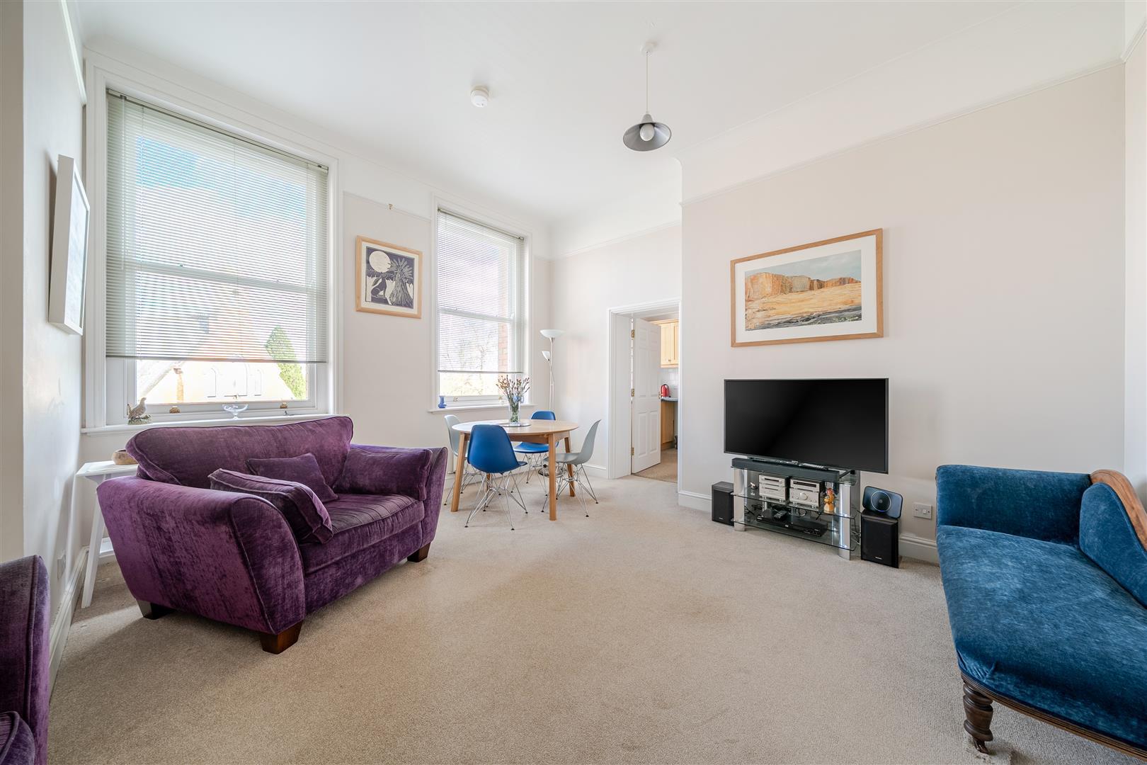 Flat Sherren Avenue in Charlton Down