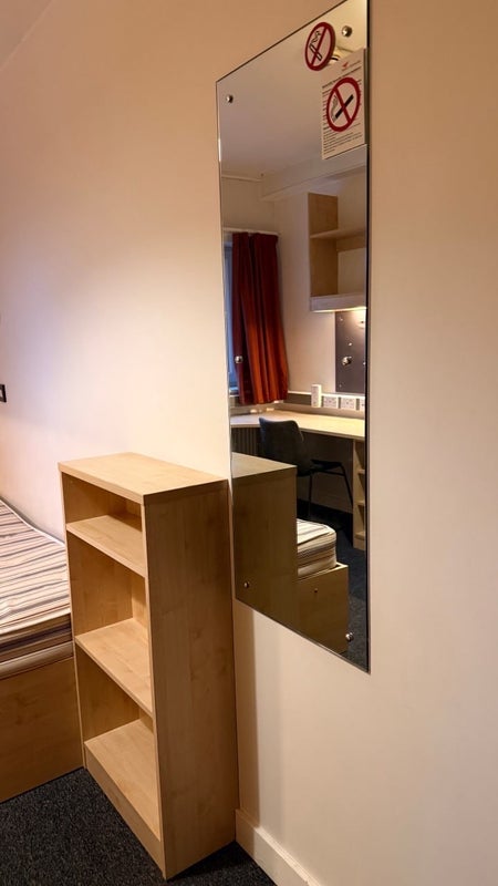 Room Heneage Street West in Birmingham