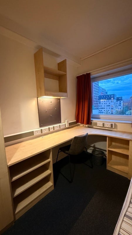 Room Heneage Street West in Birmingham