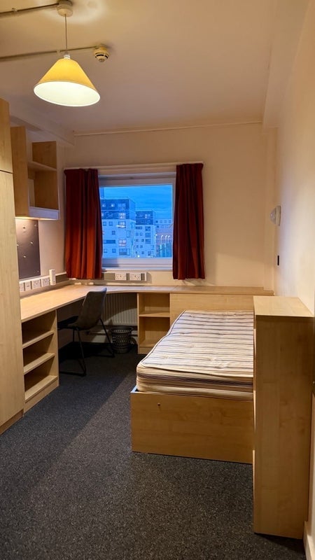 Room Heneage Street West in Birmingham