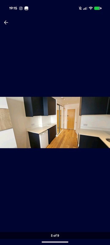Room Chiswick High Road in Greater London