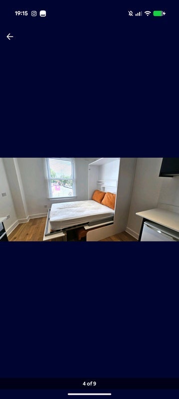 Room Chiswick High Road in Greater London