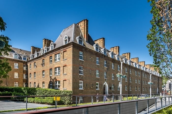 Flat Gatliff Road in City of Westminster