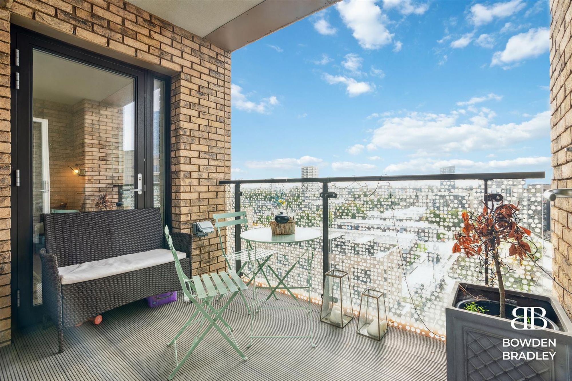 Flat Prospect Row in Greater London