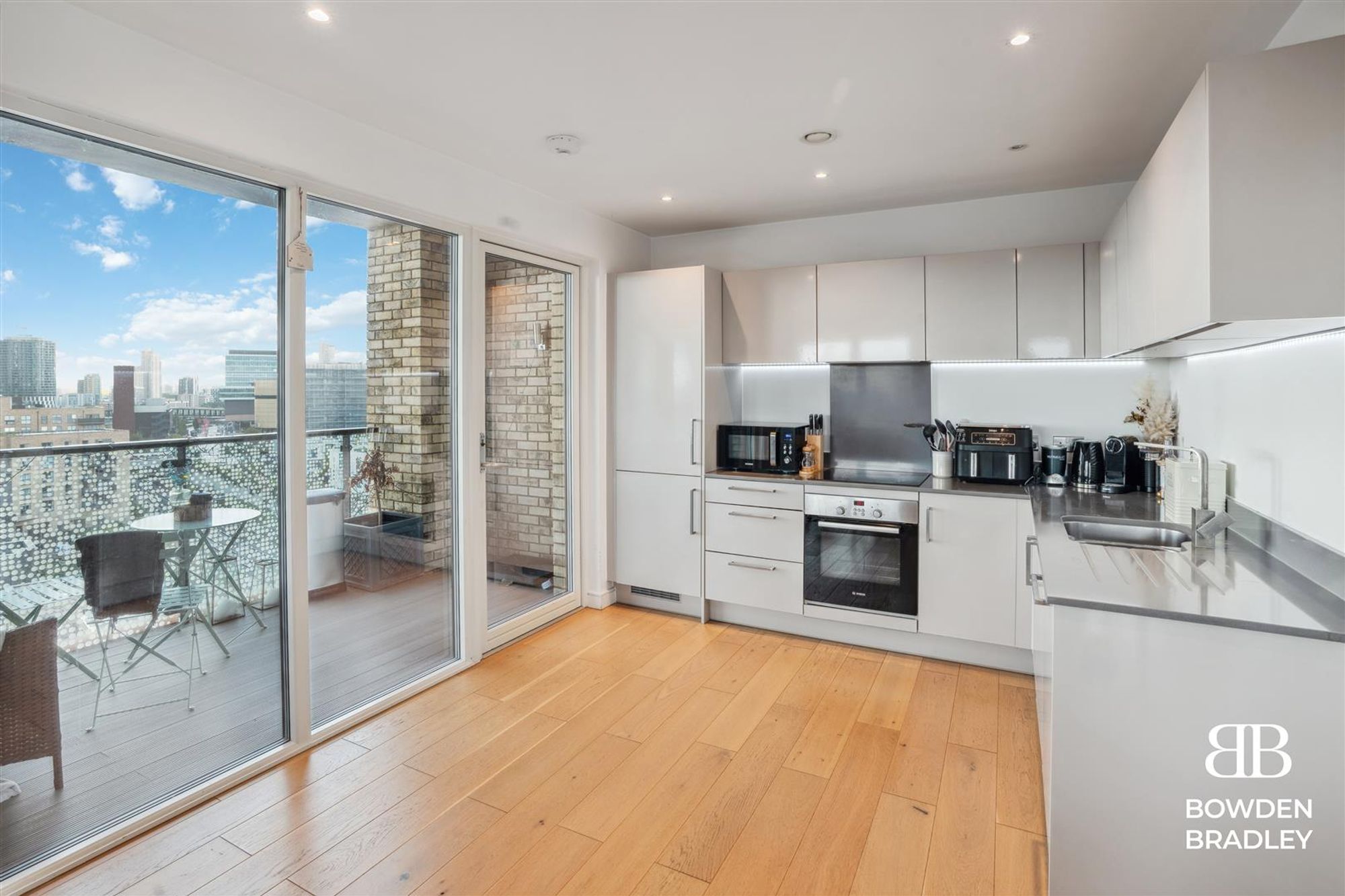 Flat Prospect Row in Greater London
