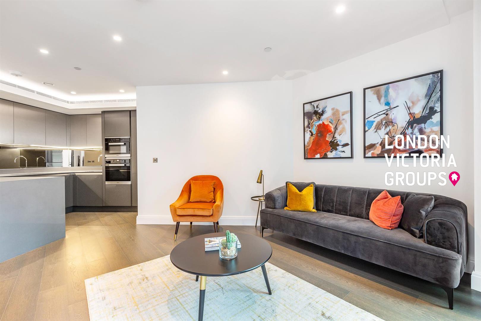 Flat Albert Embankment in Greater London
