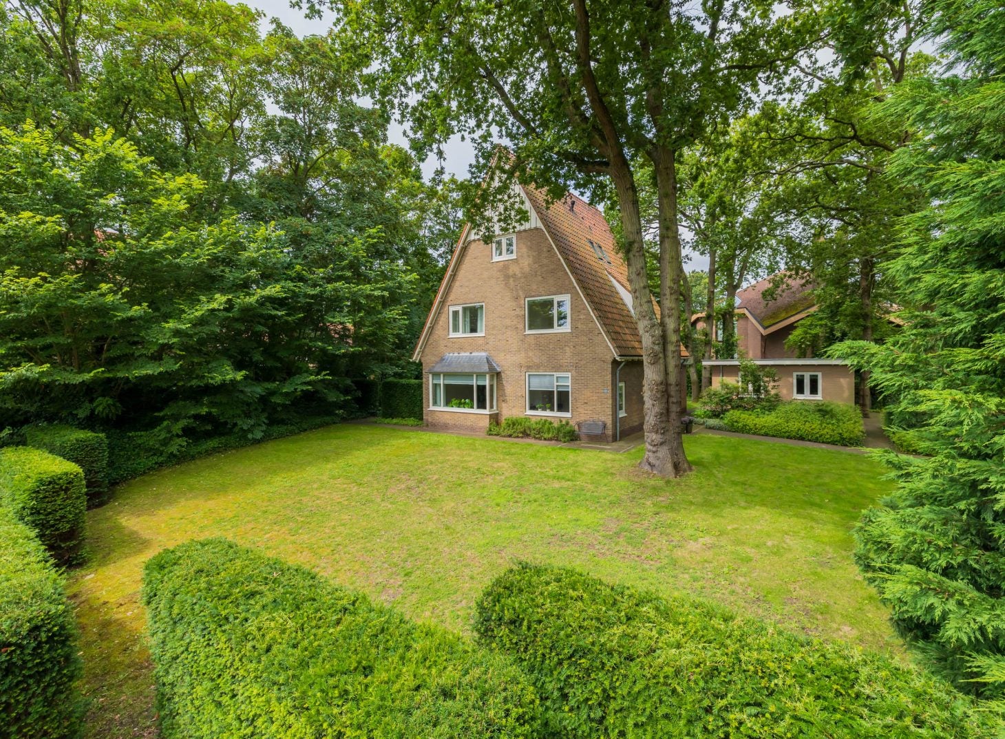 Huis Rijksstraatweg 83 in Bennebroek