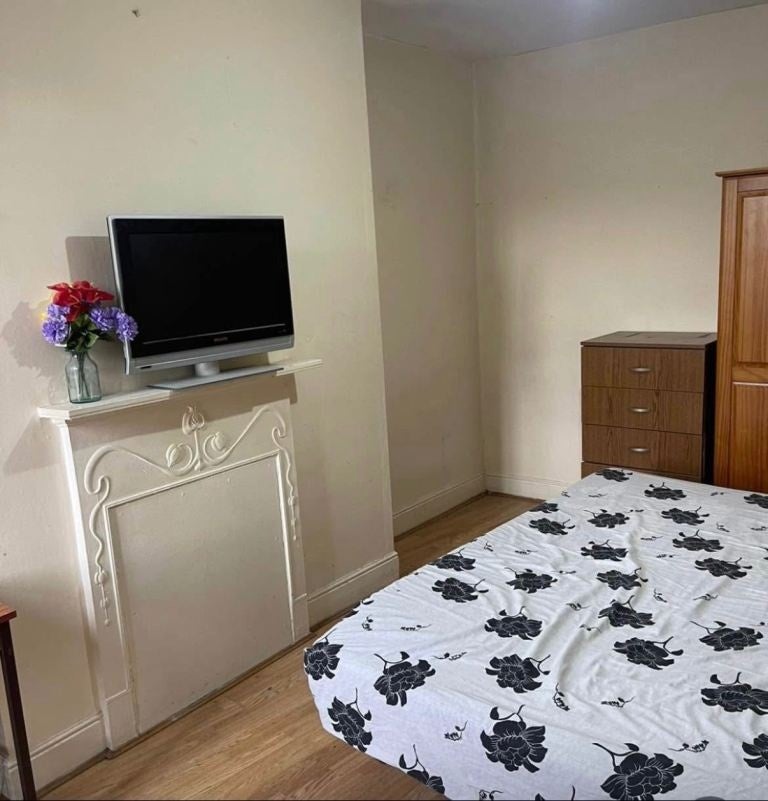 Room The Broadway in Greater London