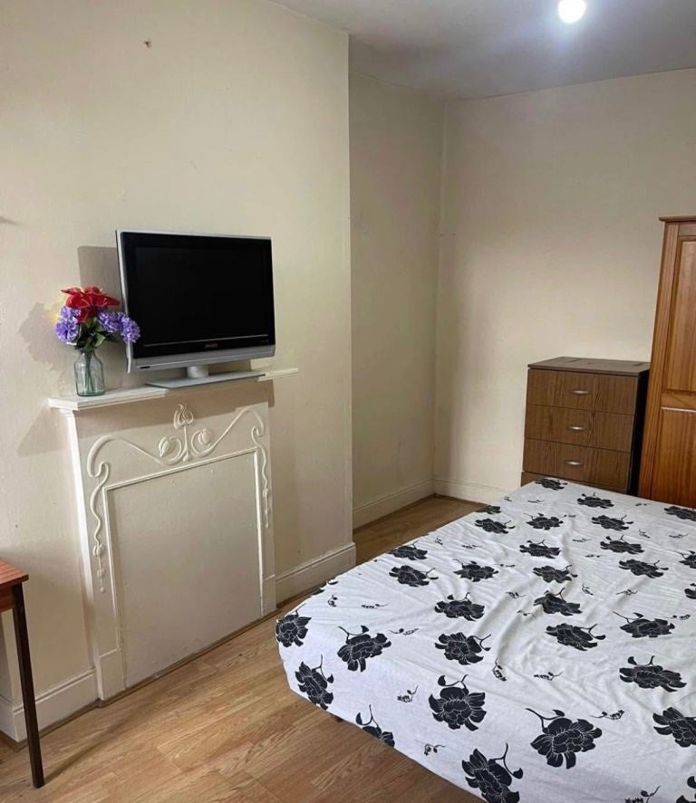 Room The Broadway in Greater London