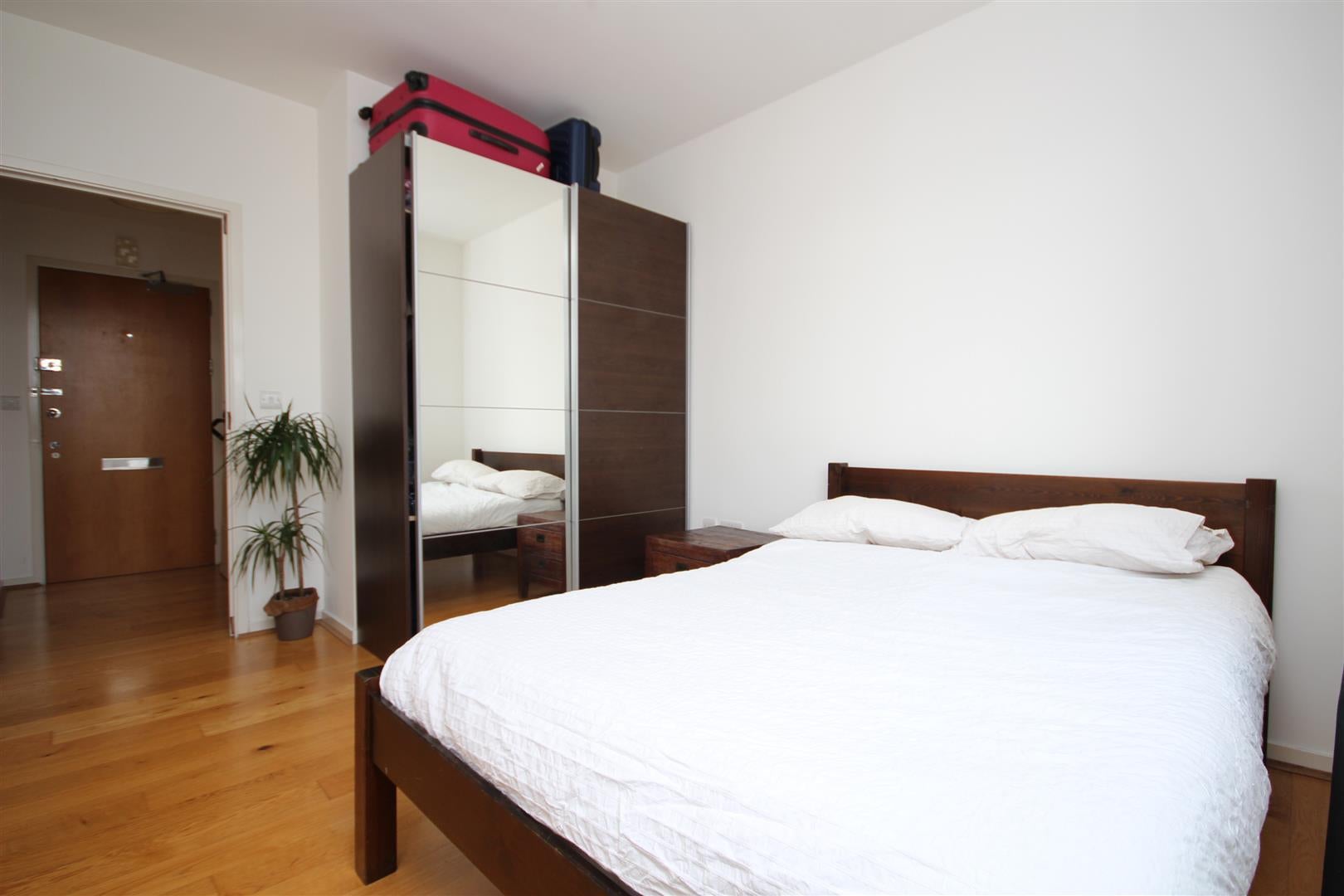 Flat Bromyard Avenue in Greater London