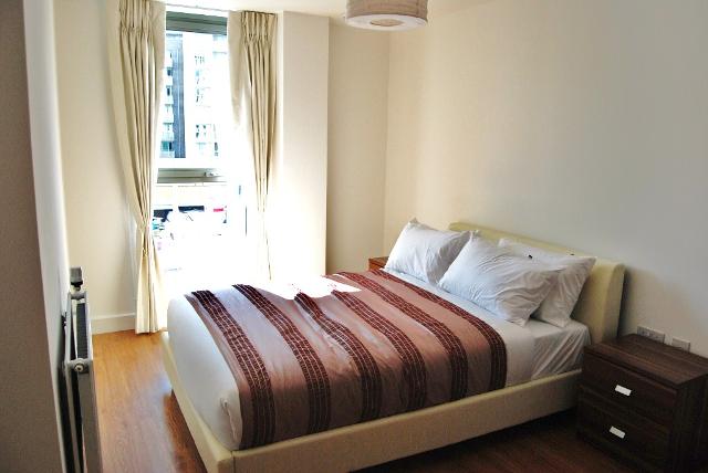 Flat Cornmill Lane in Greater London