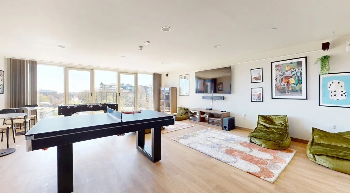 Flat New Chapel Road in Greater London