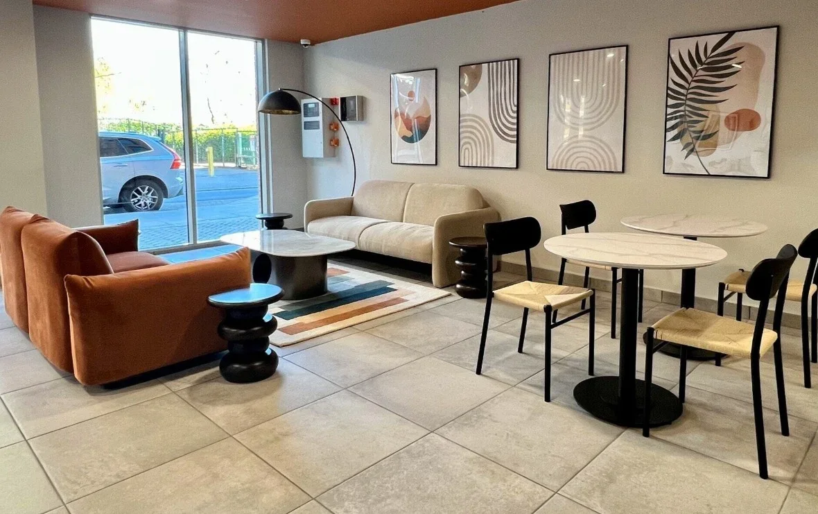 Flat New Chapel Road in Greater London