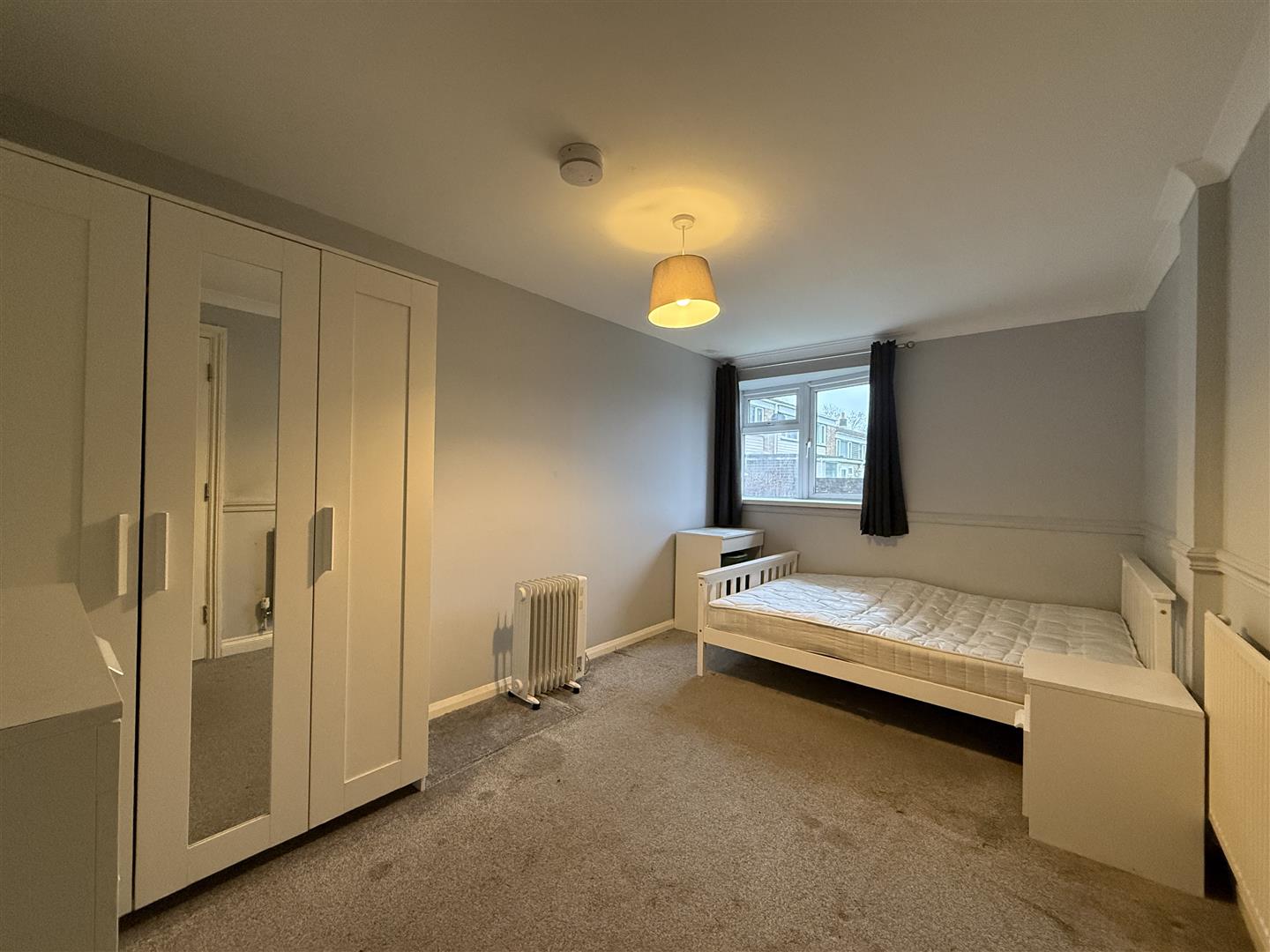 Room Vardon Road in Stevenage