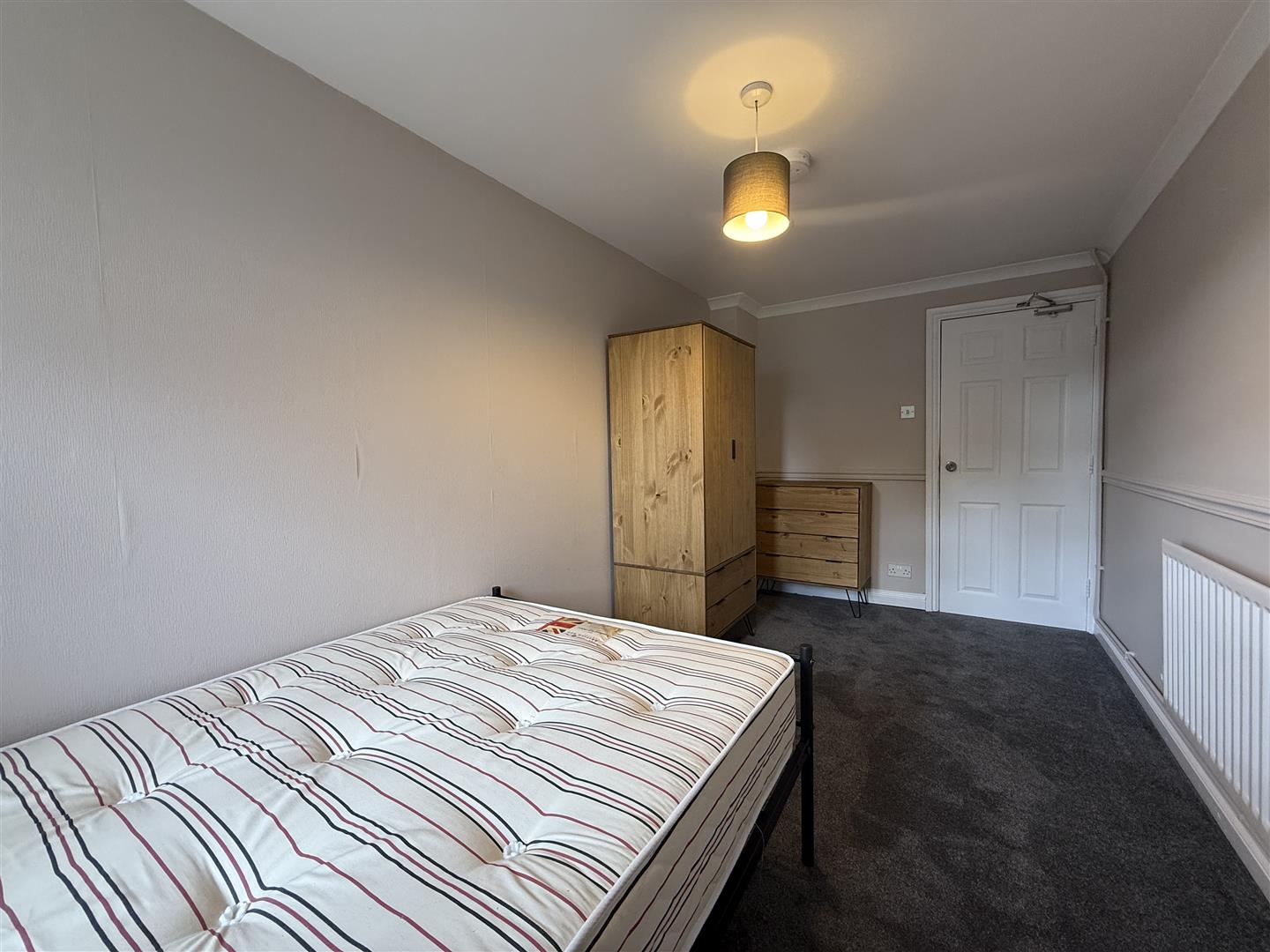 Room Vardon Road in Stevenage
