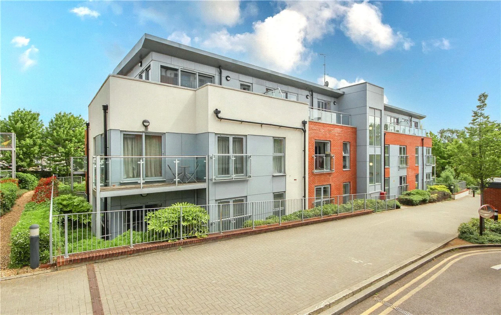Flat Charrington Place in St Albans