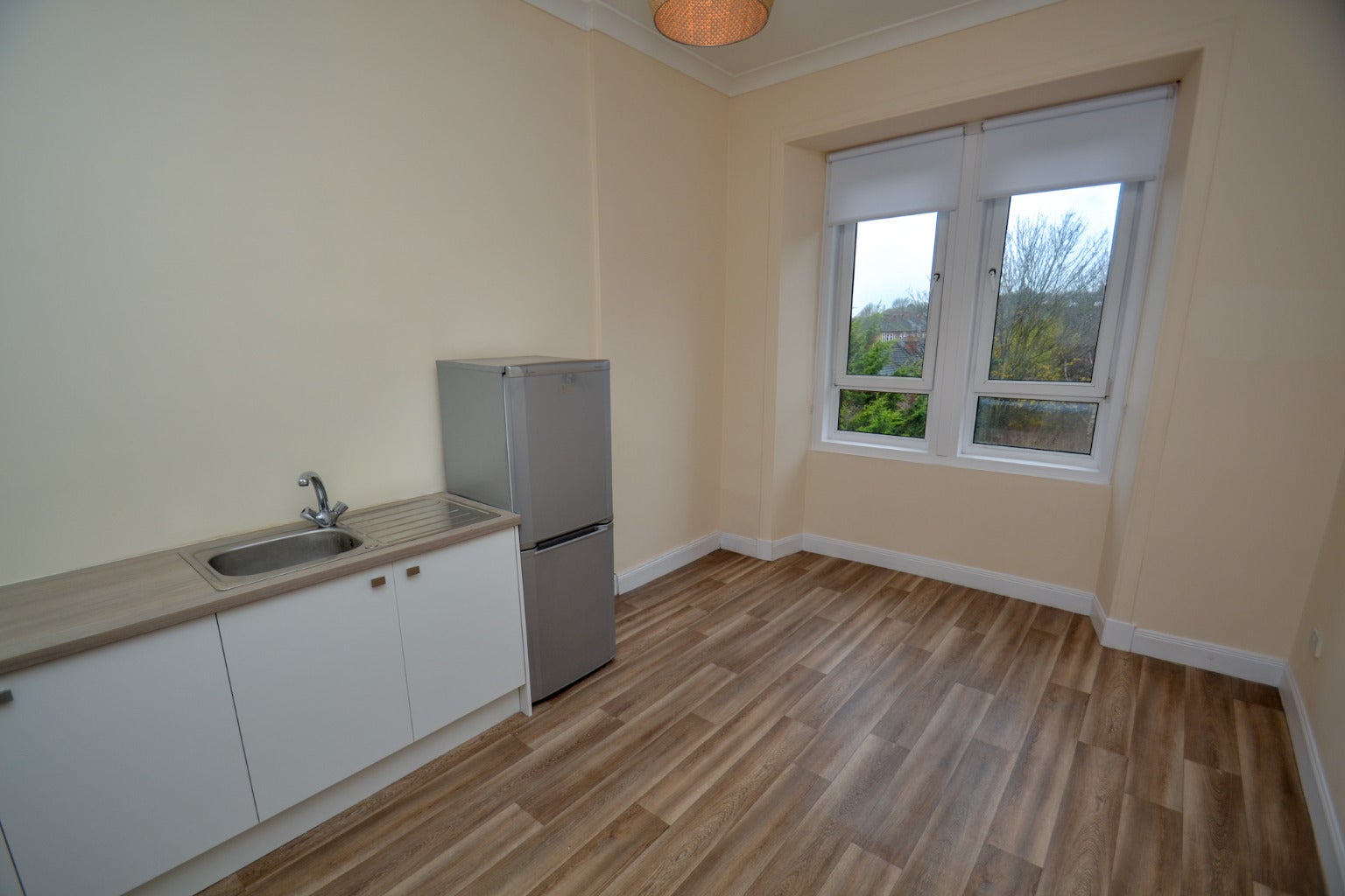 Flat Lochleven Road in Glasgow