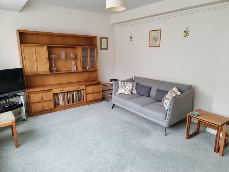 Room Churchill Gardens Road in City of Westminster