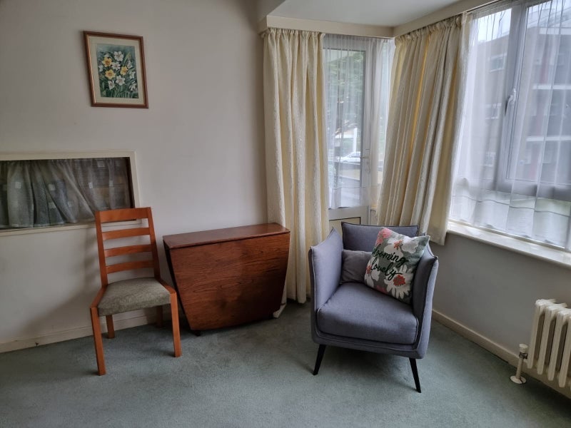 Room Churchill Gardens Road in City of Westminster