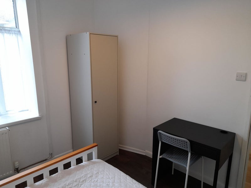 Room King Street in Pontypridd