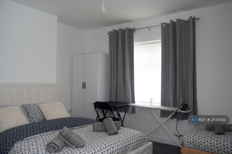 Flat Rutland Street in Failsworth