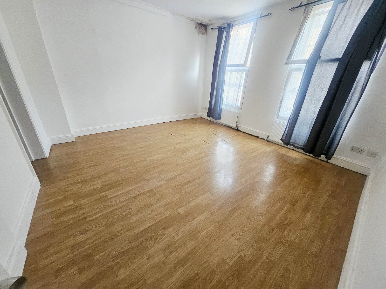 Flat Whitechapel Road in Greater London