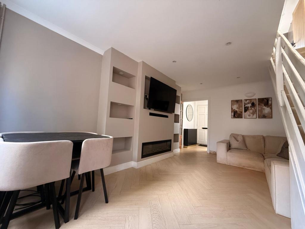 House Corbiere Close in Southampton