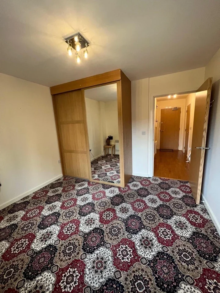 Flat St Albans Road in Watford