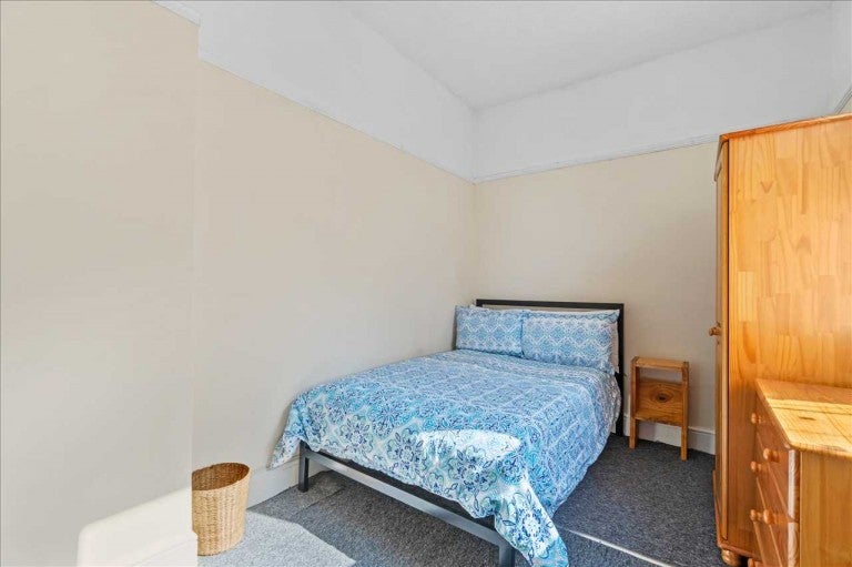 Room North Road West in Plymouth