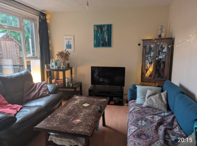 Room Foulden Road in Greater London