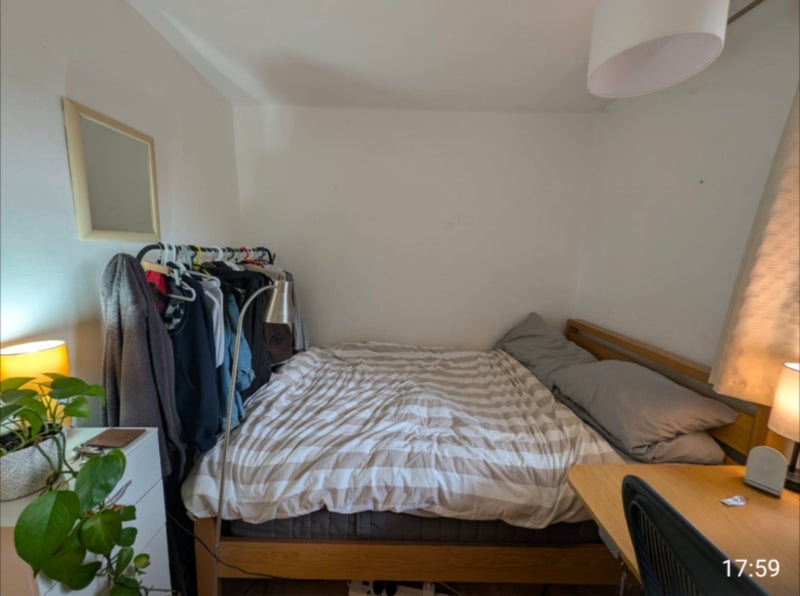 Room Foulden Road in Greater London