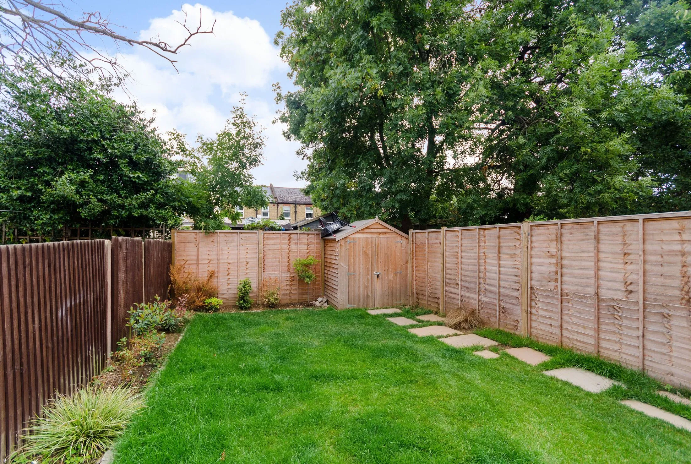 House Phyllis Avenue in Greater London