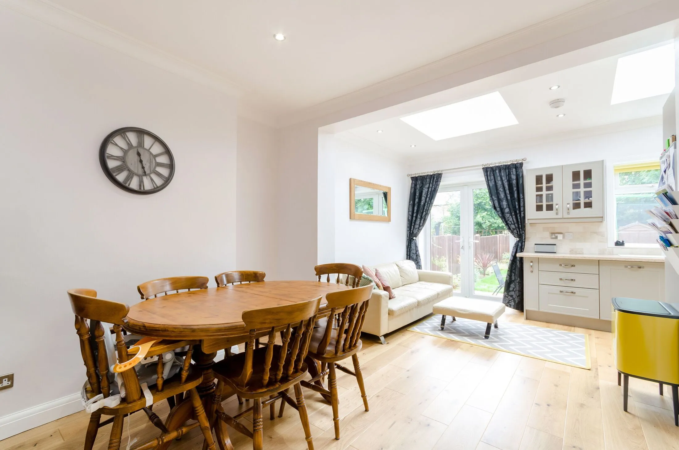 House Phyllis Avenue in Greater London