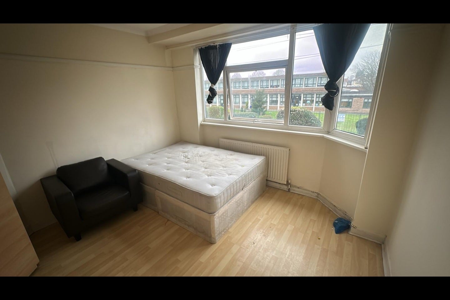 Room Huxley Drive in Greater London