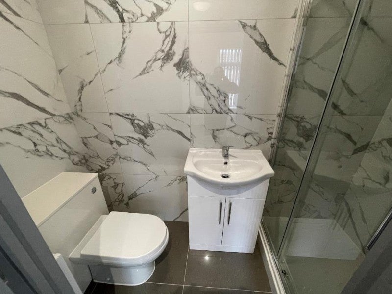 Room Lime Tree Avenue in Peterborough