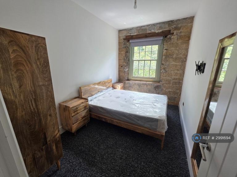 Flat Hutchinson's Place in Leeds