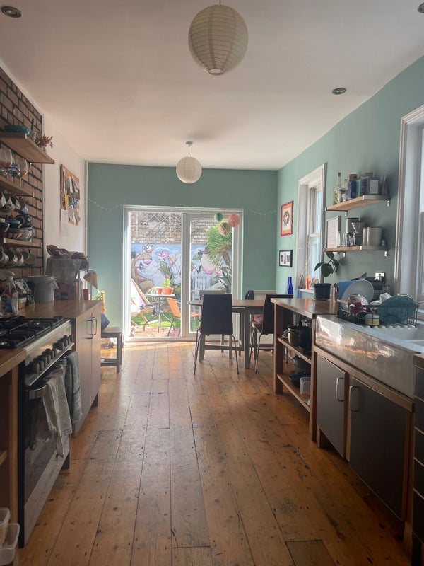Room Kingston Road in Bristol