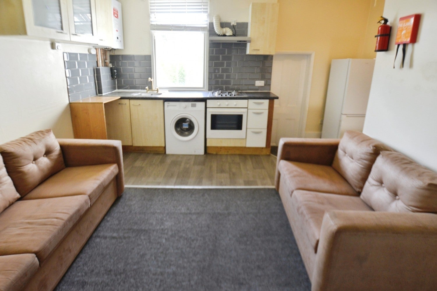 Flat Buckingham Road in Greater London