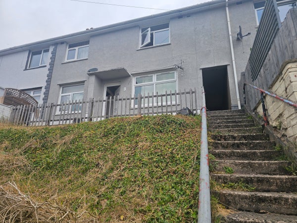 House Severn Close in Risca