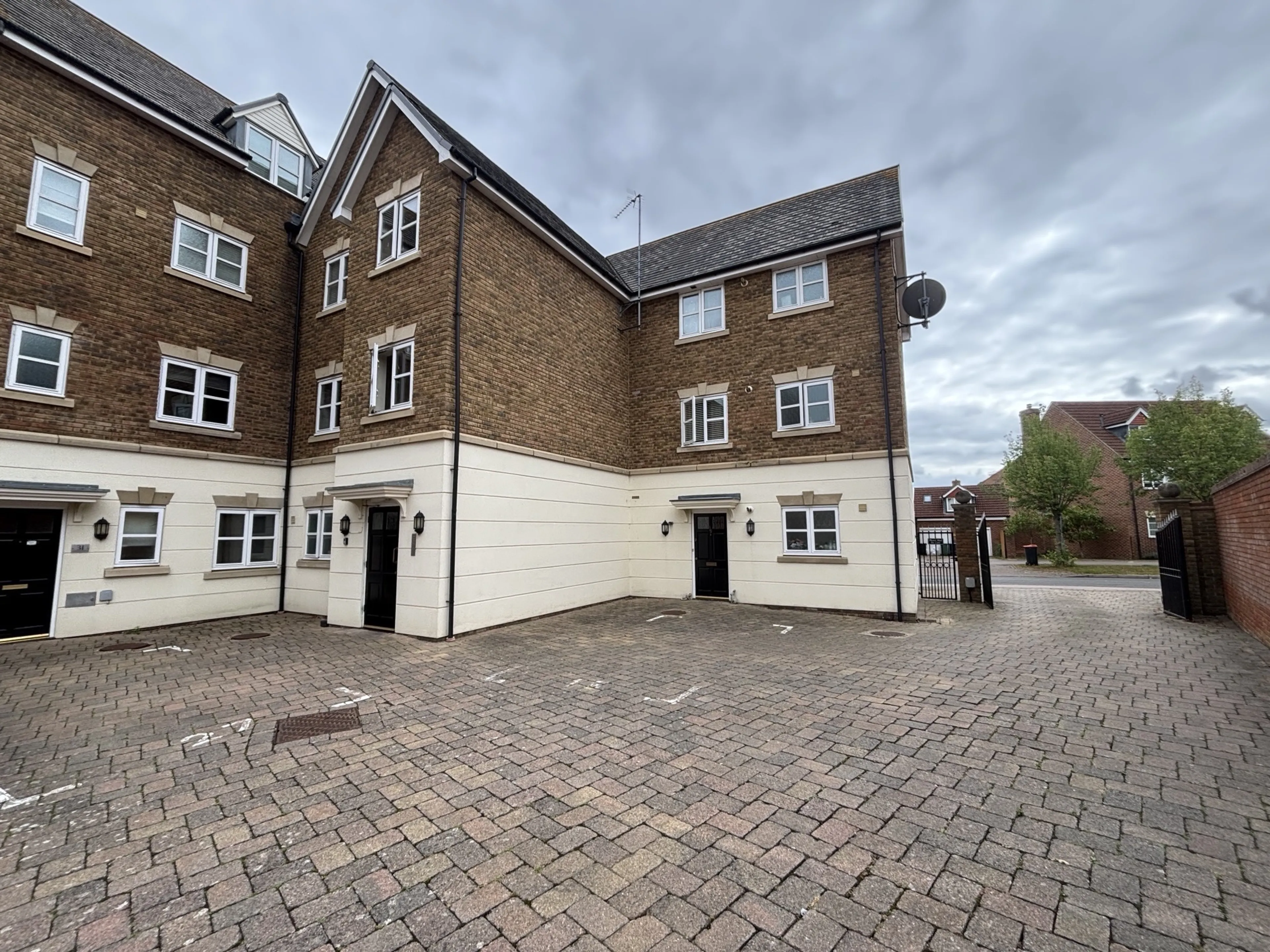 Flat Morland Drive in Milton Keynes