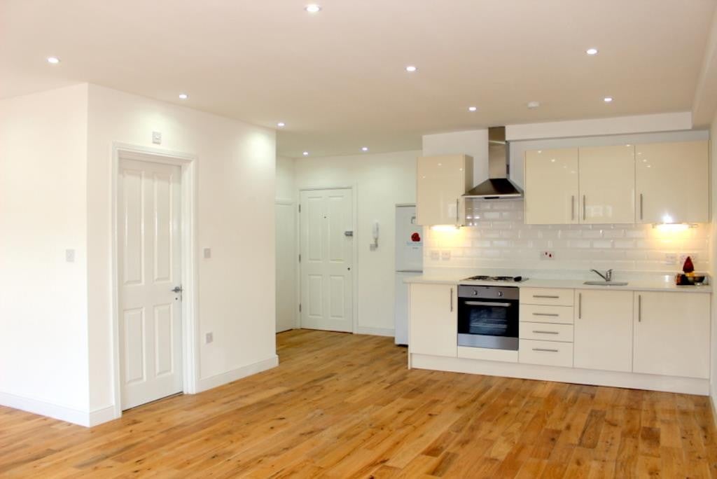 Flat Northolt Road in Greater London