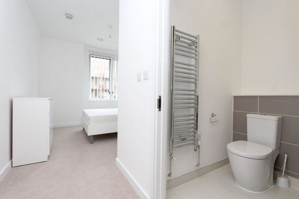 Room Globe Road in Greater London