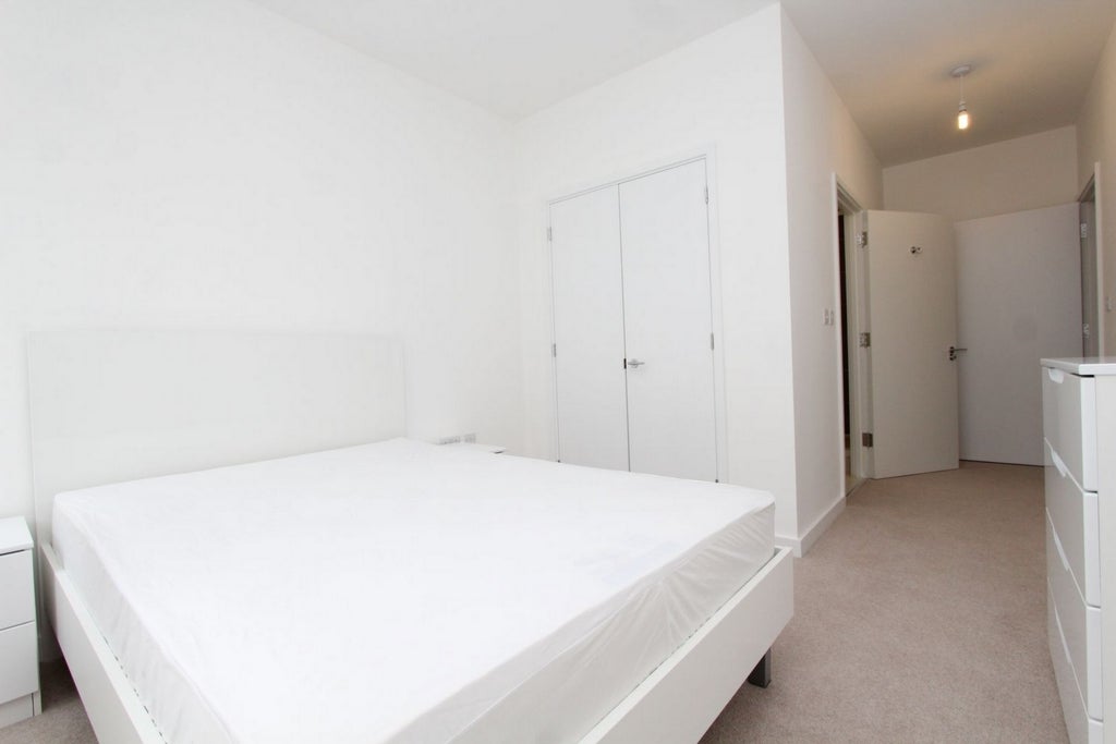 Room Globe Road in Greater London