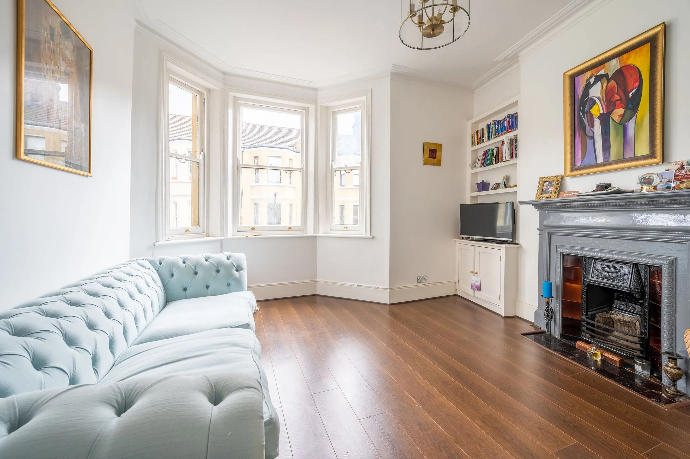 Flat Leda Court in Greater London